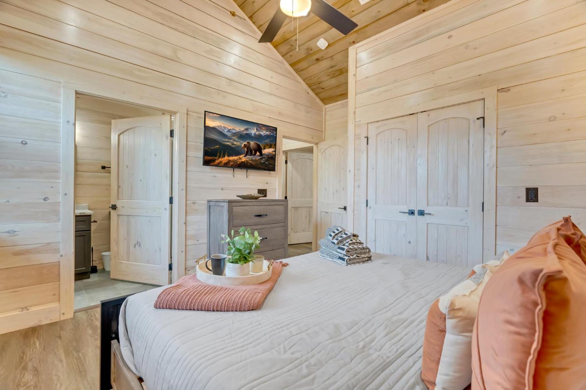 Villa New Luxury Cabin With Indoor Pool, Hot Tub, & Theater Pigeon Forge Exterior foto