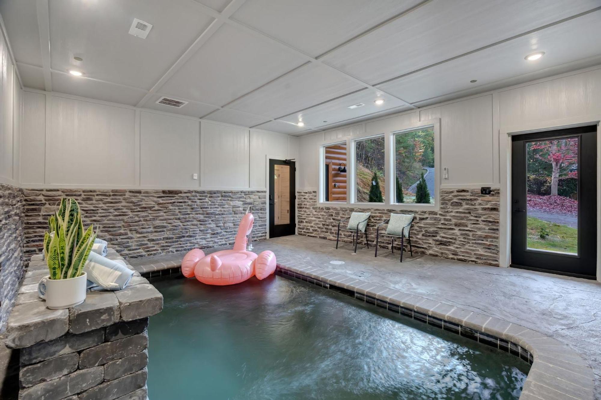 Villa New Luxury Cabin With Indoor Pool, Hot Tub, & Theater Pigeon Forge Exterior foto